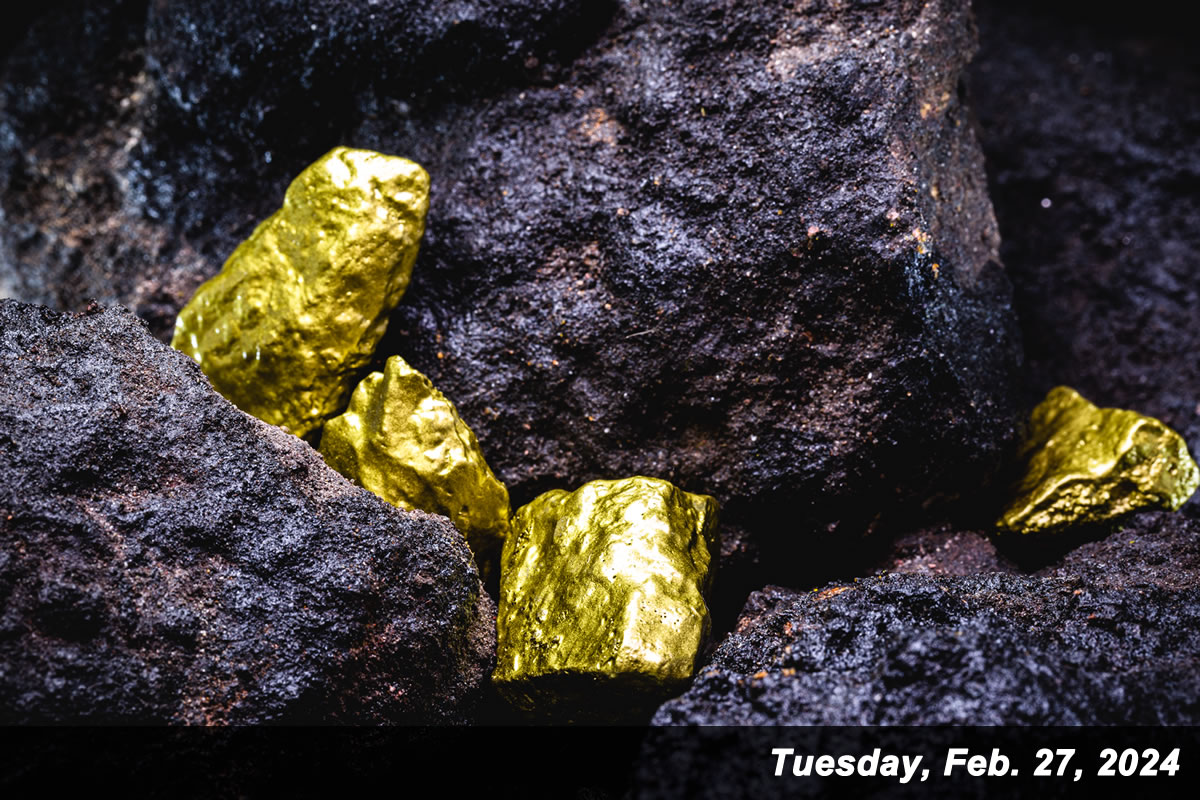 Gold and Silver Rise Slightly on Tuesday, Feb. 27