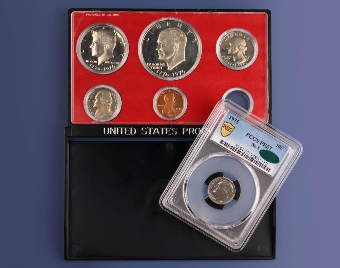 1975 No S Proof Dime with 1975 Proof Set