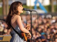 zooey-deschanel-9-e39f3571b3914827b8c3f2beccb78868