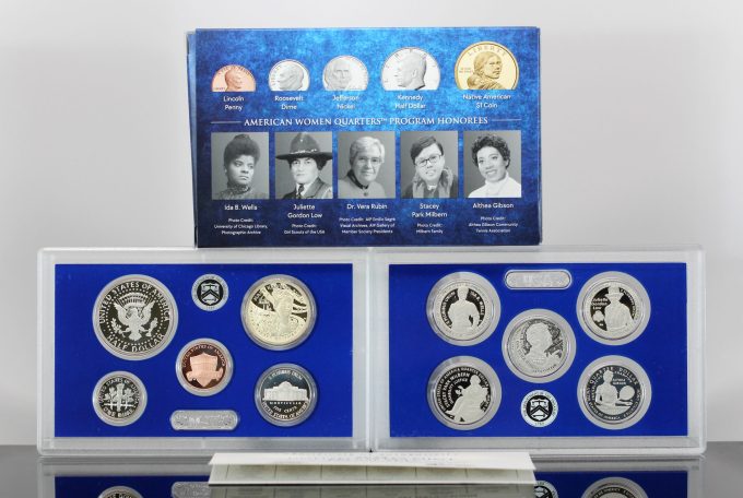 This CoinNews photo shows a clad U.S. Mint 2025 Proof Set